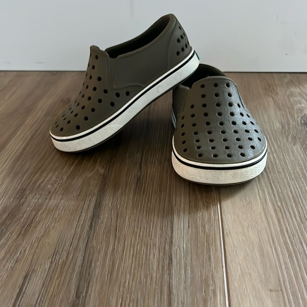 Native Jefferson toddler size 6